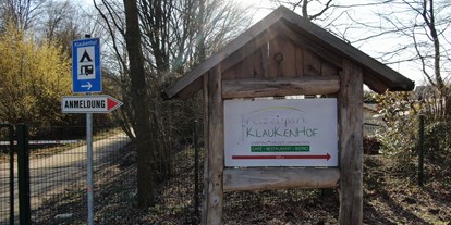 Reisemobilstellplatz - Umgebungsschwerpunkt: am Land - Datteln - Klaukenhof - Die Einfahrt am Klaukenhof über den Pelkumer Weg 51 - Freizeitpark Klaukenhof
