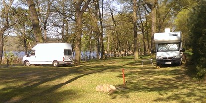 Reisemobilstellplatz - Umgebungsschwerpunkt: Fluss - Sachsen-Anhalt Süd - Freiheit im Wohnmobilhafen - Camping Am Großen Lausiger Teich