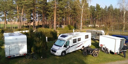 Reisemobilstellplatz - Umgebungsschwerpunkt: Stadt - Deutschland - 100 - 200 m² große Parzellen auf dem CP - Camping Am Großen Lausiger Teich