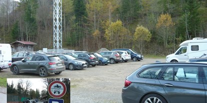 Reisemobilstellplatz - Umgebungsschwerpunkt: Fluss - Oberbayern - von Fußballbesuchern zugeparkt - Wohnmobilstellplatz Bayrischzell