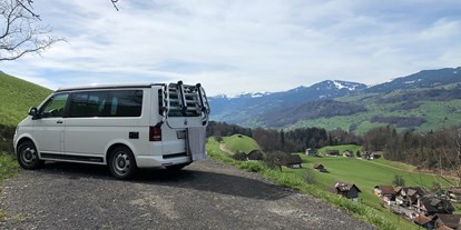 Reisemobilstellplatz - Wintercamping - Morschach - Blick Richtung Glaubenberg - Erlebnisbauernhofweid