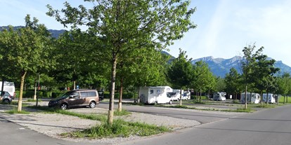 Reisemobilstellplatz - Art des Stellplatz: vor Campingplatz - Schweiz - Seefeld Park Sarnen
