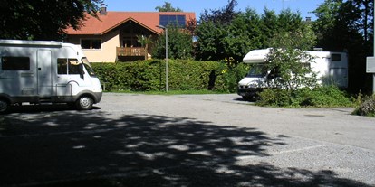 Motorhome parking space - WLAN: am ganzen Platz vorhanden - Oberbayern - Wohnmobilstellplatz an der Therme Bad Aibling