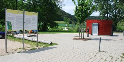 Reisemobilstellplatz - Wohnwagen erlaubt - Region Schwaben - Ansicht Parkplatz/Stellplatz - Freizeitanlage an der Lauchert