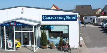 Motorhome parking space - öffentliche Verkehrsmittel - Mecklenburgische Ostseeküste - Parkplatz bei Caravaning Nord in Admannshagen