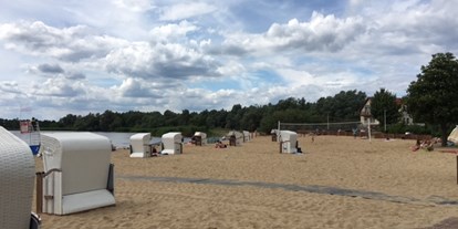 Motorhome parking space - Angelmöglichkeit - West Pomerania - Der Strand befindet sich ca 400m vom Stellplatz entfernt. - CAMPER Grażyna Daszkiewicz