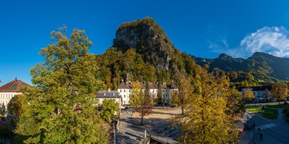Reisemobilstellplatz - Preis - Bodensee-Vorarlberg - Schlossplatz mit Palast und Schlossberg - Wohnmobilstellplatz Hohenems-Zentrum
