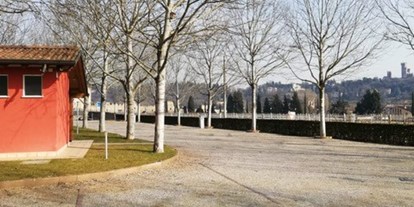 Motorhome parking space - Art des Stellplatz: eigenständiger Stellplatz - Gardasee - Verona - Camper Park Visconteo