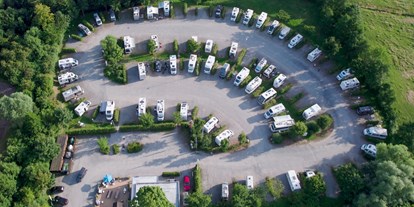 Motorhome parking space - Wischhafen - Wohnmobilstellplatz am Schiffertor