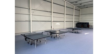 Motorhome parking space - Bademöglichkeit für Hunde - Vorpommern - Aufenthalt zum Tischtennis in der Mehrzweckhalle - Caravan & Resort Gützkow