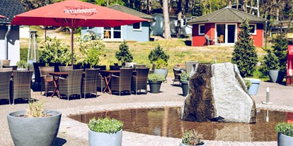 Motorhome parking space - Hunde erlaubt: Hunde erlaubt - Rügen - Restaurant mit Terrasse - Regenbogen Göhren
