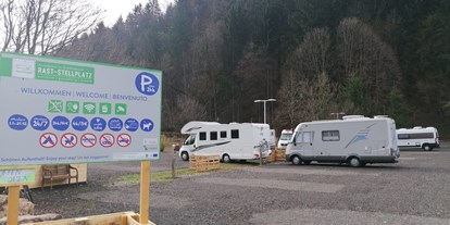 Motorhome parking space - WLAN: am ganzen Platz vorhanden - Austria - Willkommenstafel - Rast-Stellplatz Arnoldstein im Dreiländereck