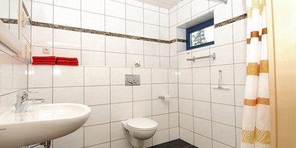 Motorhome parking space - Grauwasserentsorgung - Northern Sweden - Dusche und Toilette im Servicehaus - Galå Fjällgård