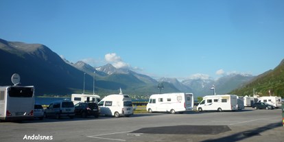 Reisemobilstellplatz - Art des Stellplatz: bei Gewässer - Møre og Romsdal - Stellplatz Andalsnes - Stellplatz Andalsnes