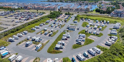 Motorhome parking space - Umgebungsschwerpunkt: Strand - Zeeland - Camperpark Marina Port Zélande