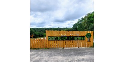 Reisemobilstellplatz - Burg Stargard - Einfahrt/Ausfahrt - Campinghof Am Grünen Baum