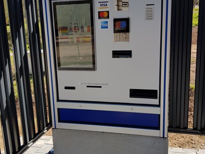 Reisemobilstellplatz - Entsorgung Toilettenkassette - Terminal zum Ein- und Ausschecken 24 Std. - Wohnmobil- und Campingpark Ambergau