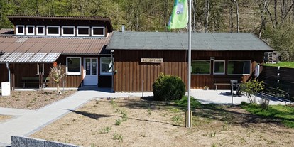 Reisemobilstellplatz - Art des Stellplatz: eigenständiger Stellplatz - Niedersachsen - Rezeption und Sanitärgebäude - Wohnmobil- und Campingpark Ambergau
