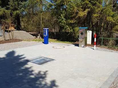 Reisemobilstellplatz - Entsorgung Toilettenkassette - Ver- und Entsorgungsplatz - Wohnmobil- und Campingpark Ambergau