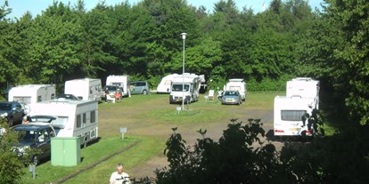 Motorhome parking space - Tennis - Rhineland-Palatinate - Stellplätze für unsere Kurzreisende - Country Camping Schinderhannes