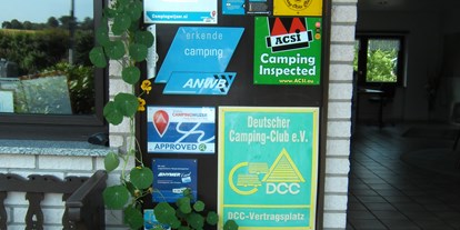 Reisemobilstellplatz - Umgebungsschwerpunkt: See - Hunsrück - Rezeption
- wir sind bei vielen Clubs Mitglied-  - Country Camping Schinderhannes