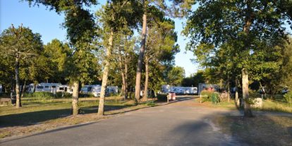 Reisemobilstellplatz - Entsorgung Toilettenkassette - Médoc - Aire de Camping Cars - Hourtin Port
