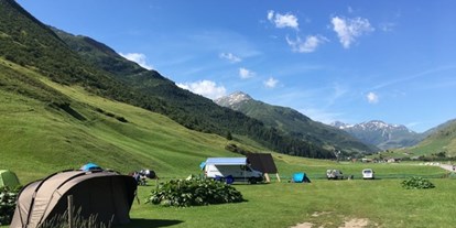 Motorhome parking space - öffentliche Verkehrsmittel - Switzerland - Gotthard Camping Andermatt