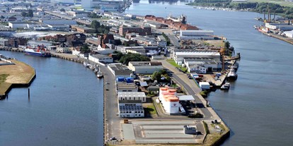 Reisemobilstellplatz - Umgebungsschwerpunkt: Fluss - Nordseeküste - Reisemobil-Parkplatz, Hoebelstr, Fischereihafen 1