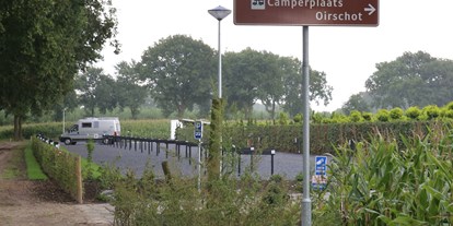 Motorhome parking space - Umgebungsschwerpunkt: Stadt - Netherlands - Camperplaats Oirschot 