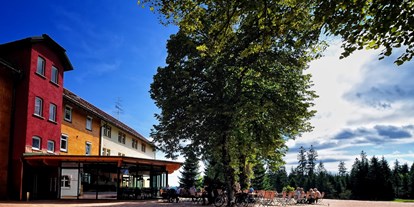 Reisemobilstellplatz - Art des Stellplatz: ausgewiesener Parkplatz - Wolfach - Die Zuflucht im Nationalpark Schwarzwald - Hotel Zuflucht