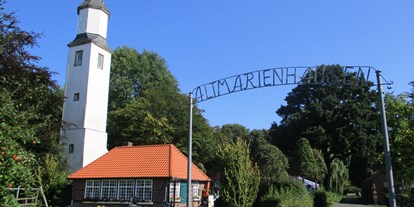 Reisemobilstellplatz - Nordseeküste - Der Marienturm, Wahrzeichen der Gemeinde Sande - Wohnmobilstellplatz Altmarienhausen