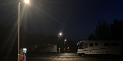 Motorhome parking space - Wintercamping - Brandenburg Süd - beleuchtete Stellplätze - Stellplatz auf der Insel