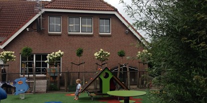 Motorhome parking space - Frischwasserversorgung - Netherlands - Spielplatz mit Tierecke - Camping Janse Zoutelande
