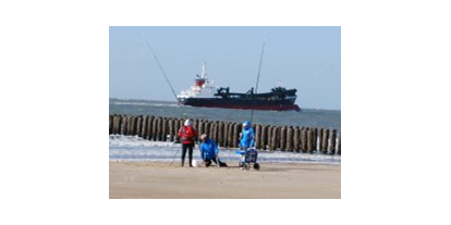 Reisemobilstellplatz - Stromanschluss - Niederlande - Angeln ohne Lizenz am Strand - Camping Janse Zoutelande