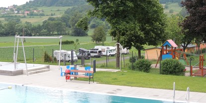 Reisemobilstellplatz - Grauwasserentsorgung - Riegersburg (Riegersburg) - Freibad und Spielplatz in der Nähe - Camping Stone Valley