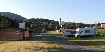 Motorhome parking space - Riegersburg (Riegersburg) - klein aber fein - Camping Stone Valley