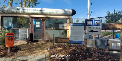 Motorhome parking space - Art des Stellplatz: bei Gewässer - Stadtmarina Brandenburg