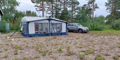 Motorhome parking space - Wintercamping - Northern Sweden - Nederhögen Vildmarkscenter Camping, Vandrahem, Konferensgård, Café