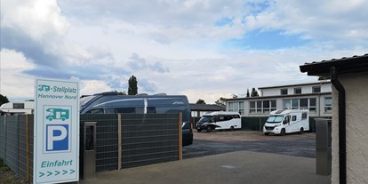 Motorhome parking space - Wohnwagen erlaubt - Lower Saxony - Wohnmobilstellplatz Hannover - Nord