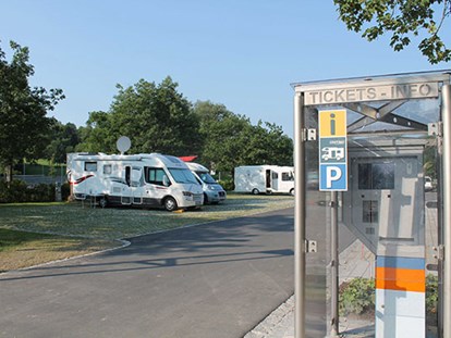 Motorhome parking space - Umgebungsschwerpunkt: am Land - Vilshofen - Wohnmobilstellplatz am KurErlebnispark BÄREAL in Grafenau