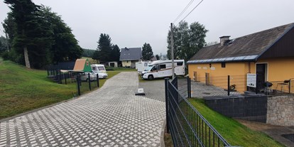 Reisemobilstellplatz - Wohnwagen erlaubt - Wohnmobilstellplatz an der Fichtelbergbahn