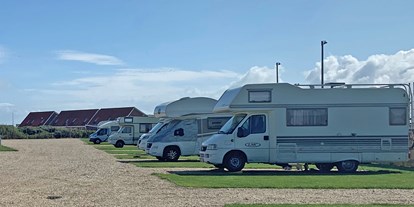 Motorhome parking space - WLAN: nur um die Rezeption vorhanden - West Jutland - Thyborøn Camping Hotel & hytteby