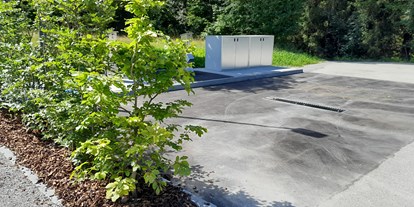 Motorhome parking space - Umgebungsschwerpunkt: Berg - Oberbayern - Restmülltonnen, Quelle: Stadt Penzberg - Berghalde Penzberg