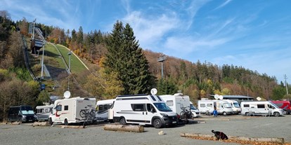 Reisemobilstellplatz - Wohnwagen erlaubt - Schmallenberg - Wohnmobilstellplatz Mühlenkopfschanze Willingen