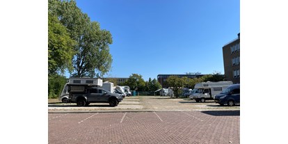 Motorhome parking space - öffentliche Verkehrsmittel - North Holland - UrbanCamperSpot Haarlem & Zandvoort am Zee - UrbanCamperSpot Haarlem & Zandvoort am Zee