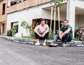 Wohnmobilstellplatz: Ihre Gastgeber Dominik Gober und Gerald Freinbichler - Gober & Freinbichler Weine von Hand