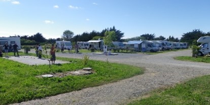 Reisemobilstellplatz - Noirmoutier-en-l'Île - http://www.camping-car-park.com/fr/aire-camping-car-park/la-pointe-pr%C3%A9failles - Aire d'accueil de la pointe Prefailles