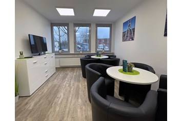 Wohnmobilstellplatz: Eine tolle Lounge zum Runterkommen, Bücher oder Zeitungen lesen und auch TV schauen (Smart-TV) - Premium Stellplatz "Glück Auf" in Bochum