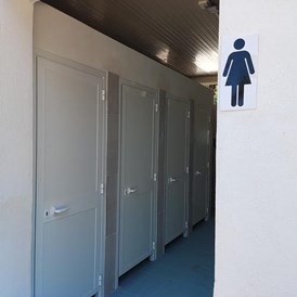 Wohnmobilstellplatz: toilets and showers - PARKING ZOE