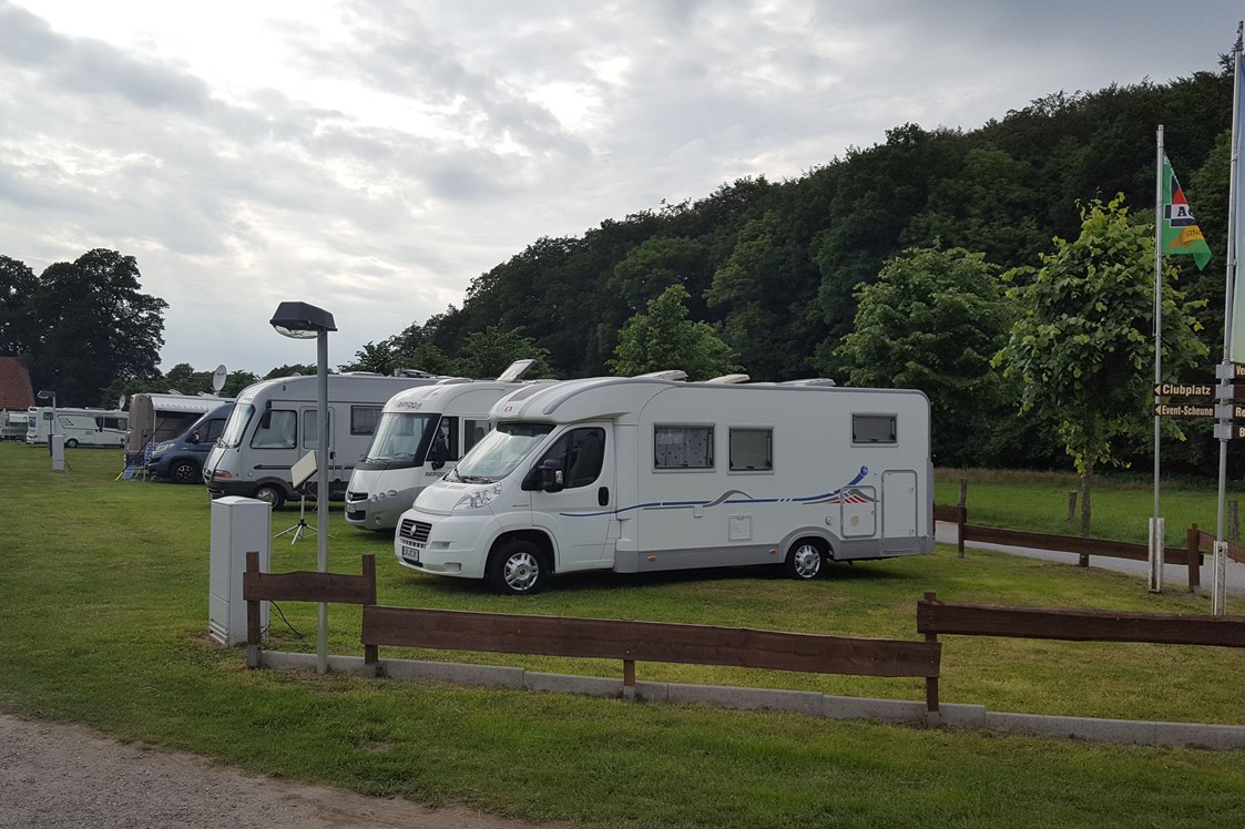 Wohnmobilstellplatz: Reisemobil und Wohnwagenstellplatz am Campingplatz Waldwinkel
